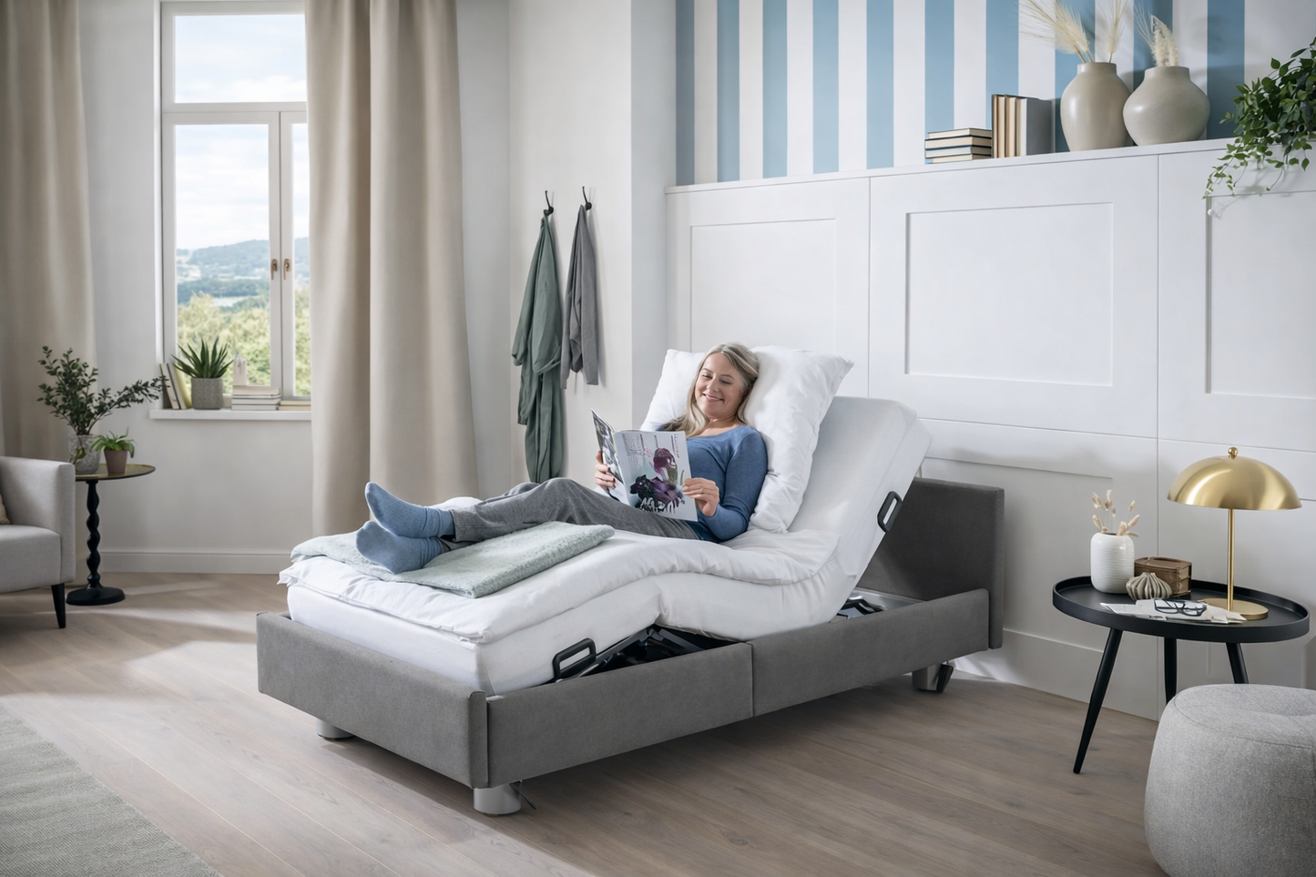 Pflegebett "Libra", gepolstert, Liegefläche 100 x 200 cm, Inkontinenzstoff, Vario Safe